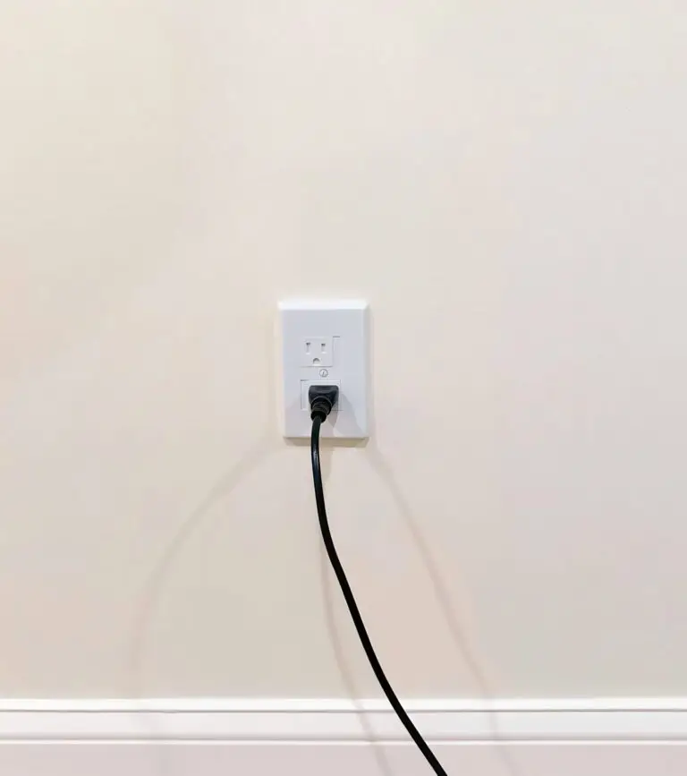 Sliding safety plate with plug