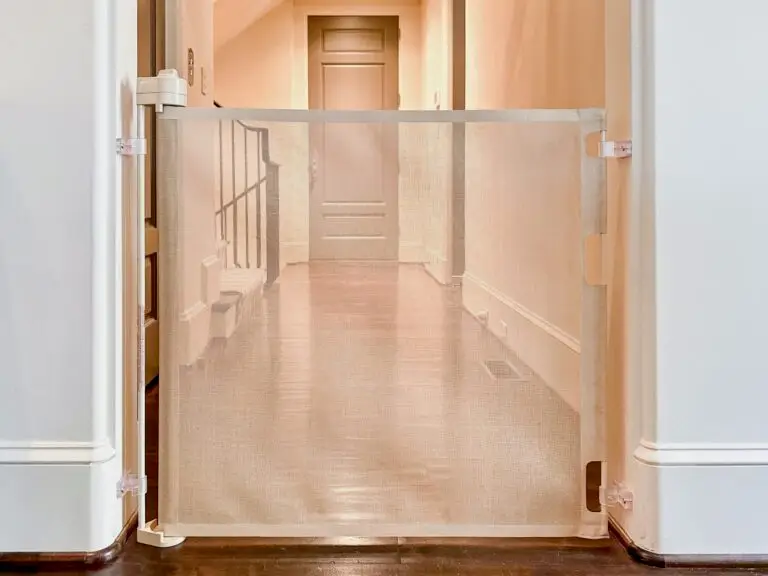 Retractable gate blocking hallway entrance