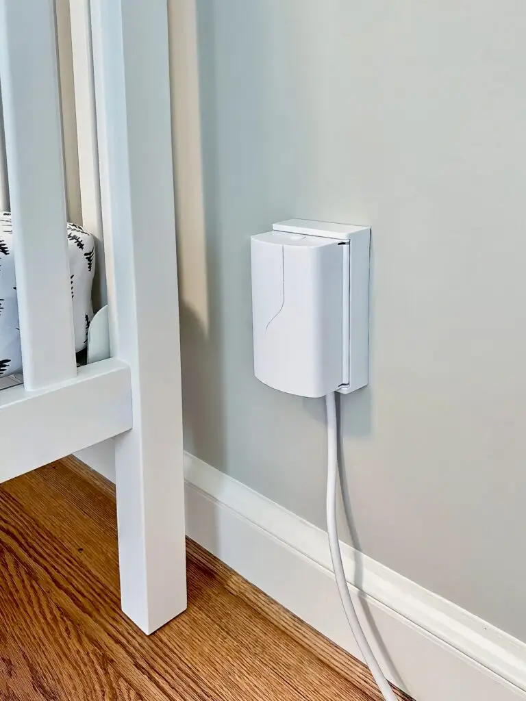 Outlet box on monitor adapter