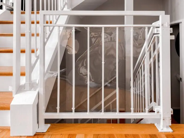 Modern staircase with kid shield