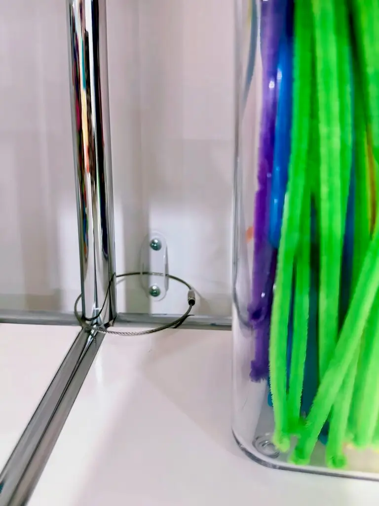 Anti tip tether close up