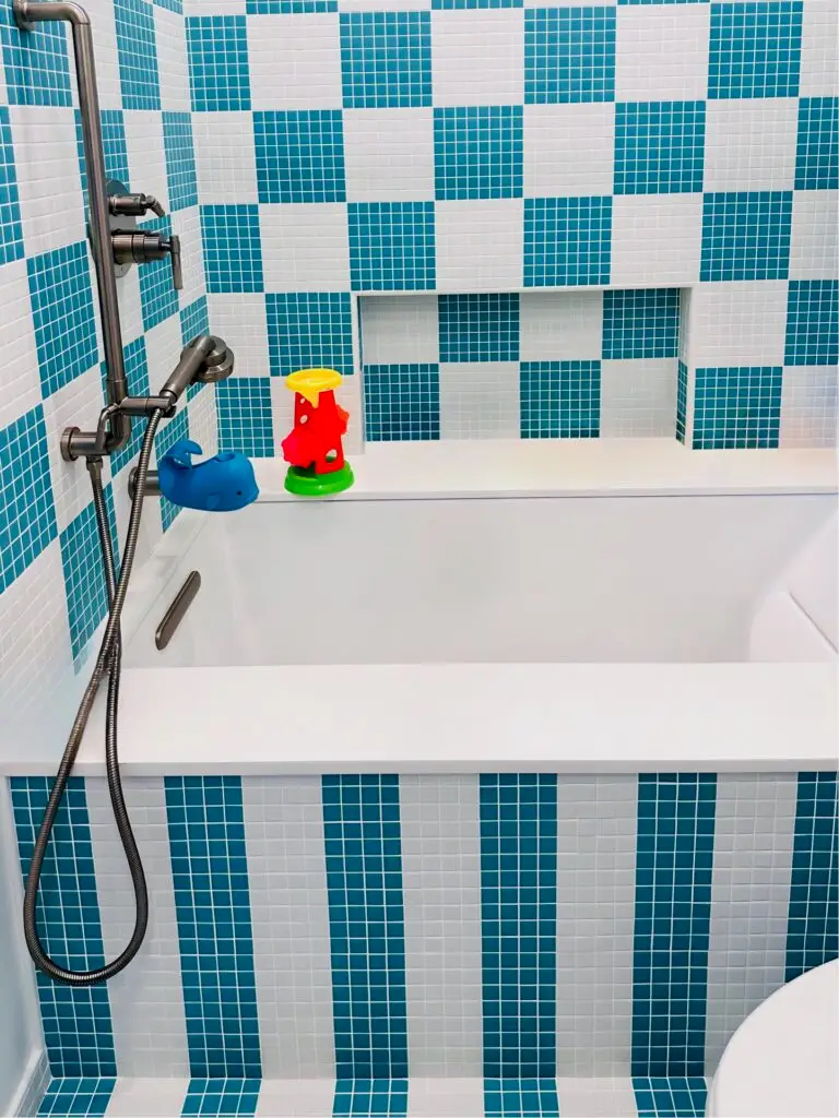 Moby spout cover on bath